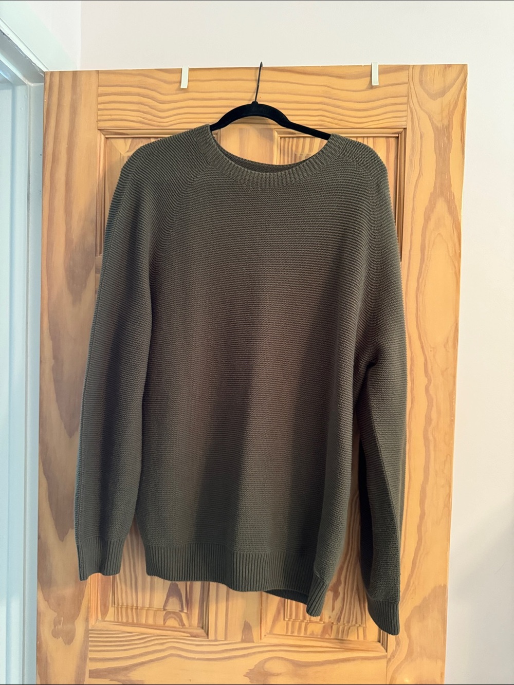 Men's Uniqlo Olive Green Crewneck Sweater